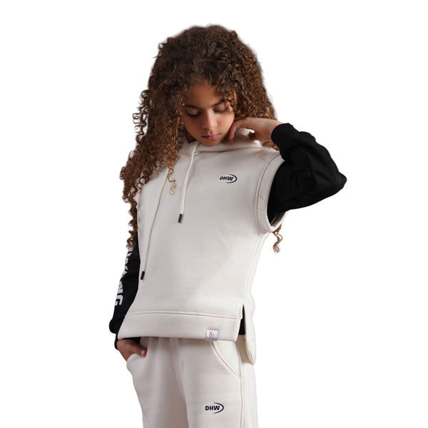 طقم بناتي شتوي بطباعة انيقة من الأكمام والظهر