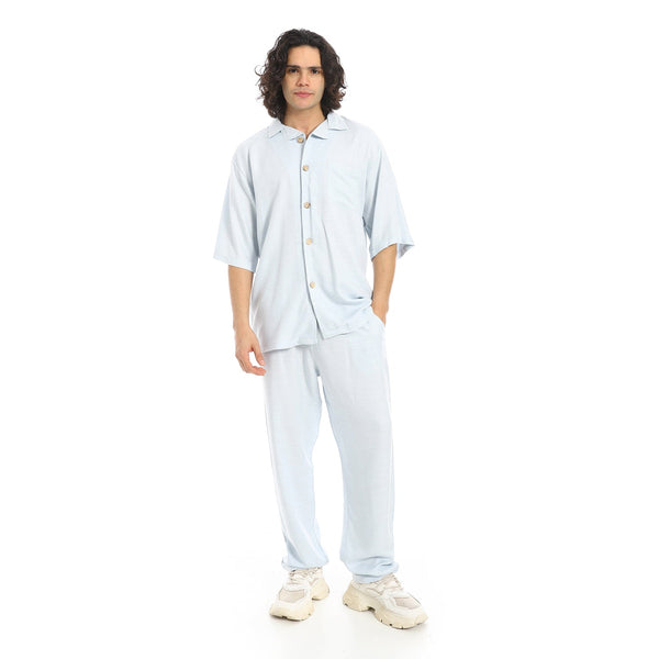 Men's short-sleeved shirt and pants set in plain pastel colors