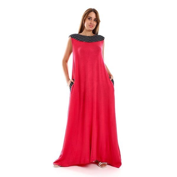 Women's dress with shiny stitching and a luminous bodice