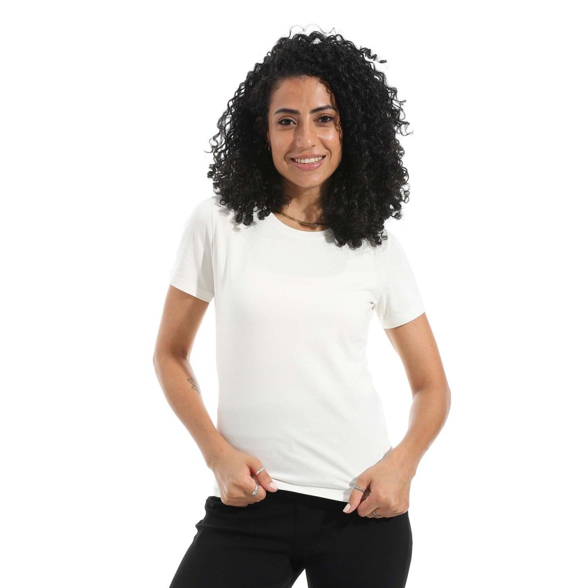 قميص نسائي بأكمام قصيرة ورقبة دائرية من الليكرا