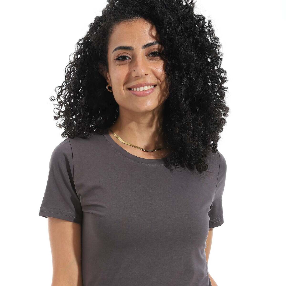 قميص نسائي بأكمام قصيرة ورقبة دائرية من الليكرا