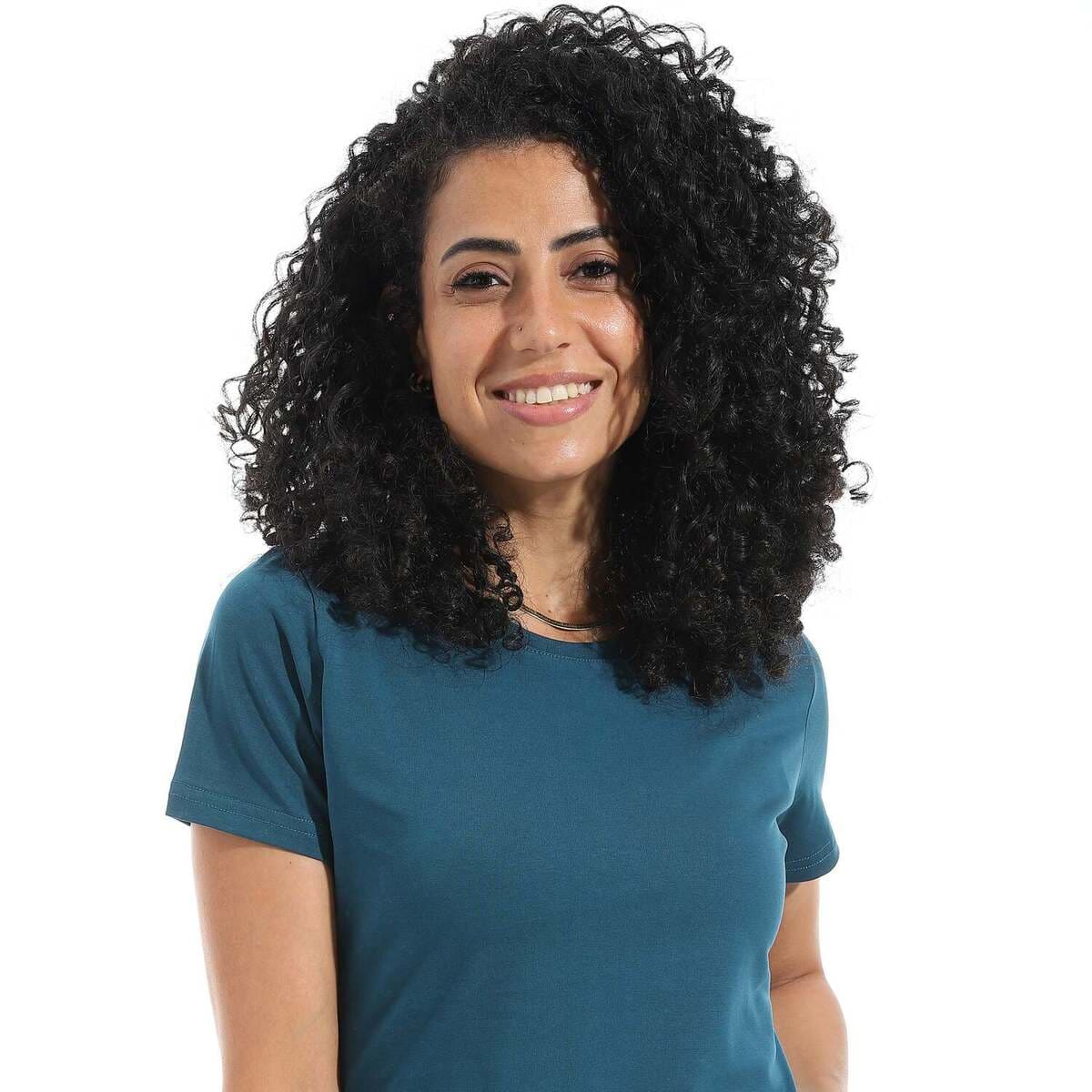 قميص نسائي بأكمام قصيرة ورقبة دائرية من الليكرا