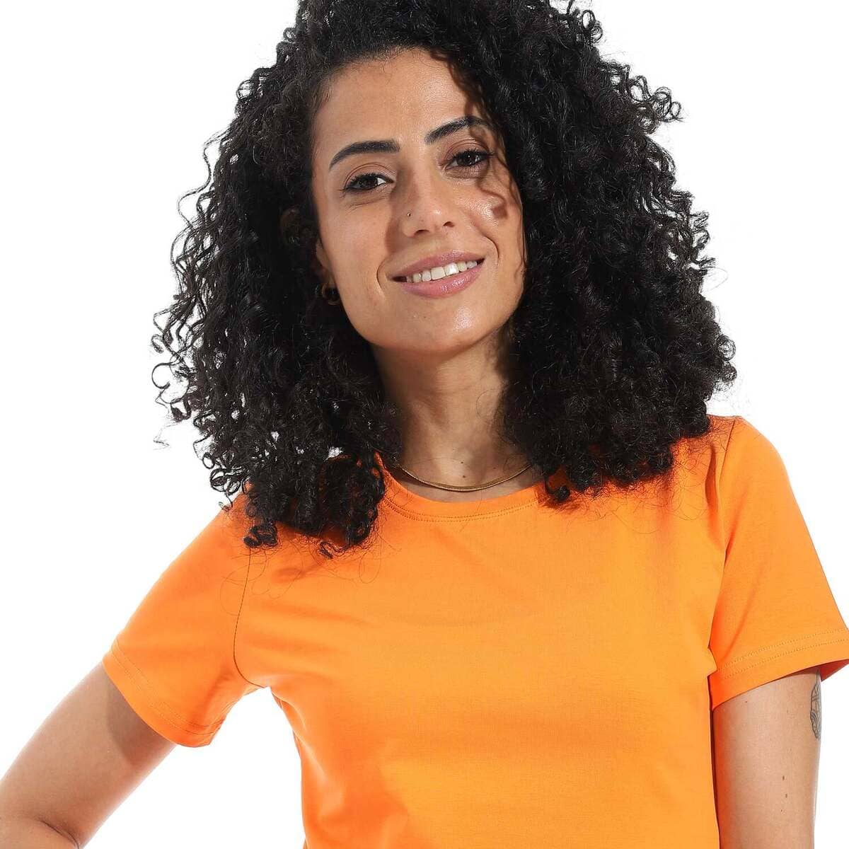 قميص نسائي بأكمام قصيرة ورقبة دائرية من الليكرا