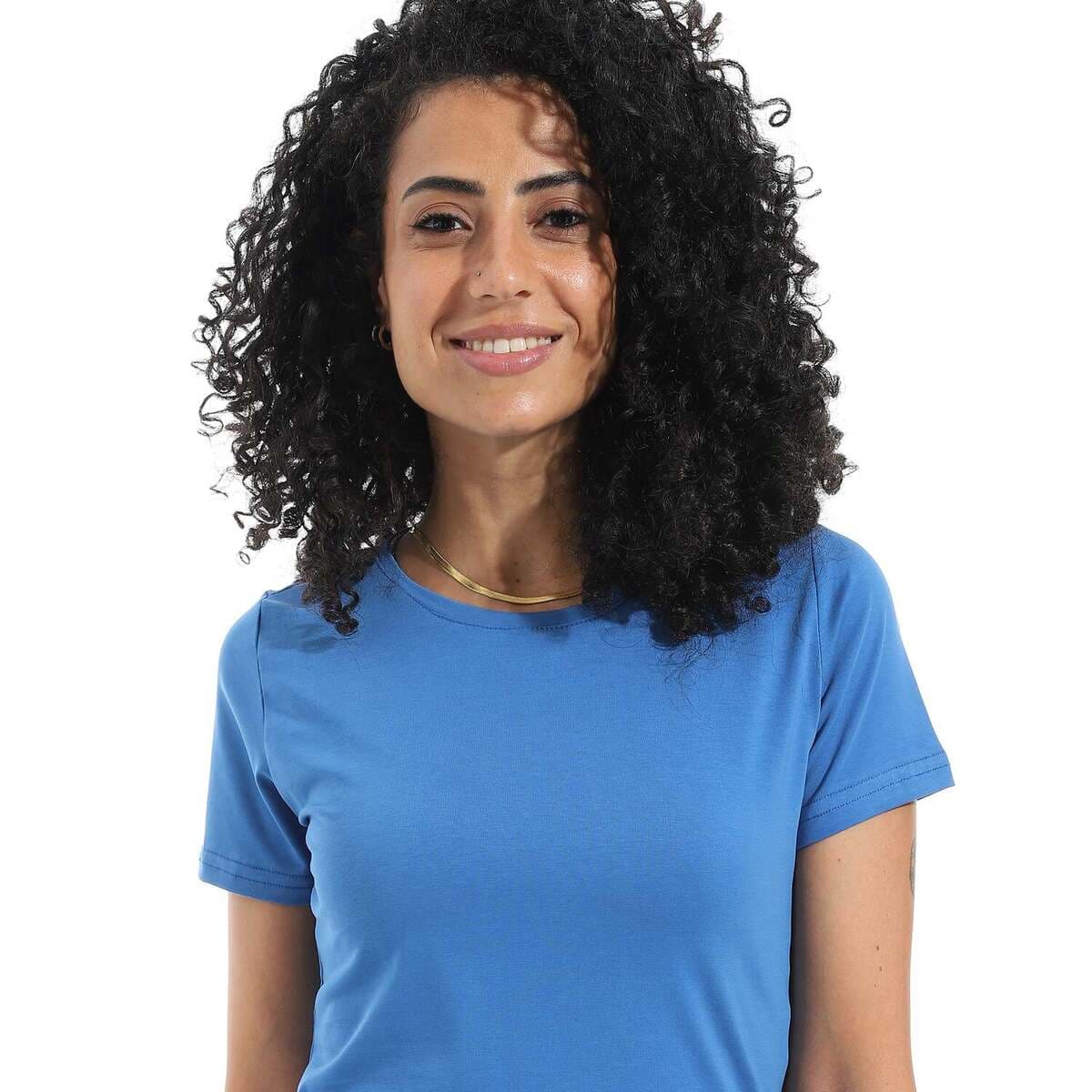 قميص نسائي بأكمام قصيرة ورقبة دائرية من الليكرا